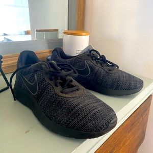 Women’s Nike Tanjun PREM Sneakers